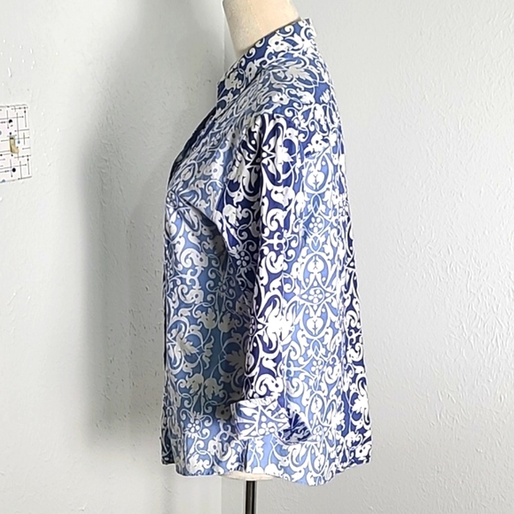 Westbound Shades of Blue & White Patterned Buttondown Top, Size 14 - Picture 6 of 8